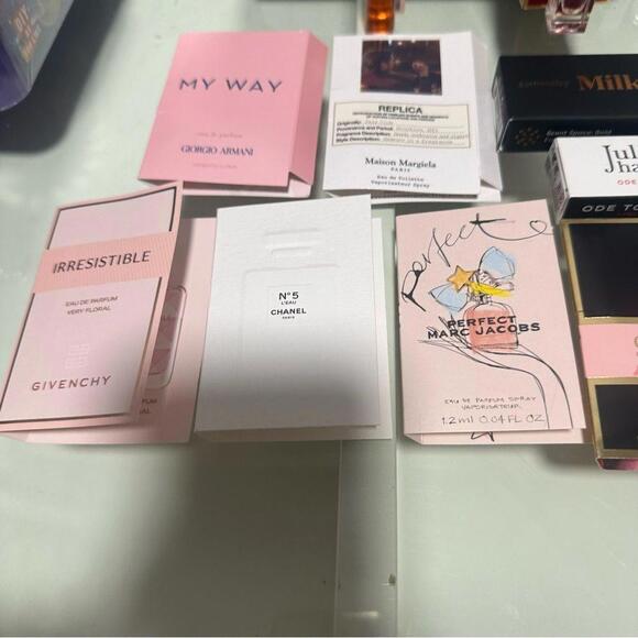 Dolce and Gabbana Perfume and Fragrance Mini Travel Set - Picture 6 of 6